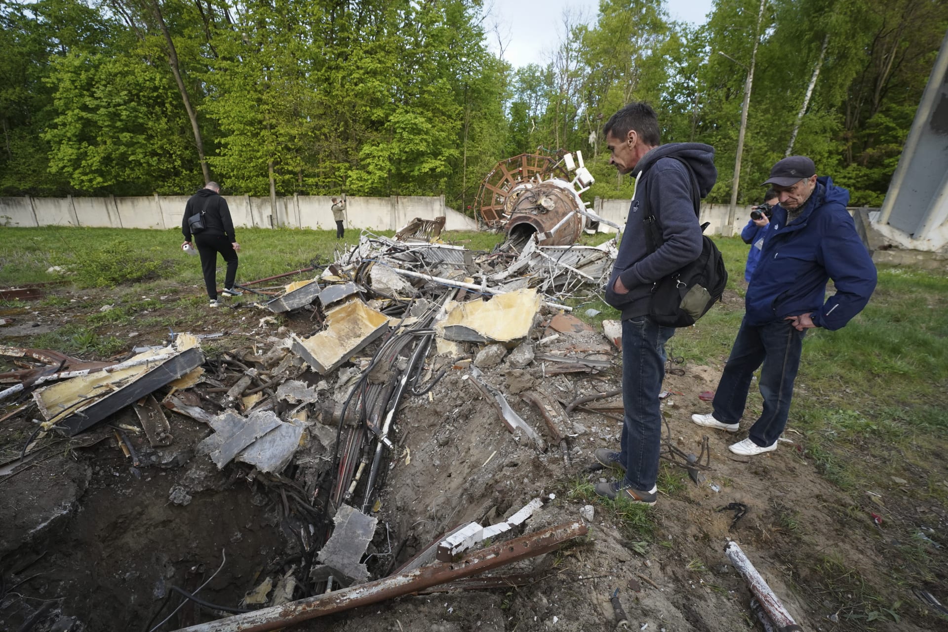  Rusko zničilo charkovskou televizní věž, část 240 metrů vysoké stavby šla k zemi.