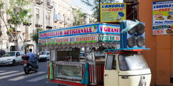 Starosta Milána vyhlásil válku zmrzlině, píše italský tisk. Večer si ji na ulici nekoupíte