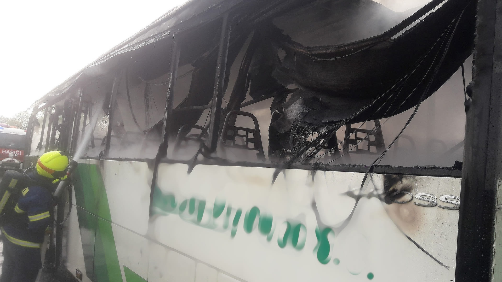Na Plzeňsku hořel autobus.