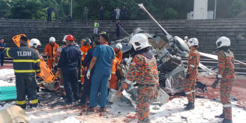 Tragédie před vojenskou přehlídkou v Malajsii: Po srážce dvou vrtulníků zahynulo deset lidí