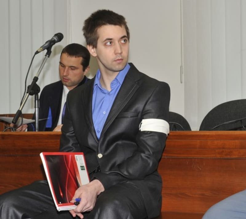 Před senátem Vrchního soudu v Olomouci stanul 8. dubna 2014 pětadvacetiletý Radek Větrák.