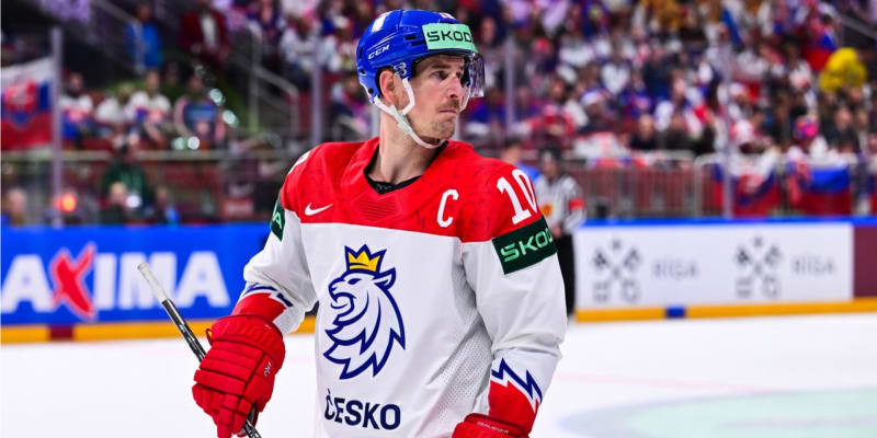 Roman Červenka na MS v hokeji 2023. I letos má být kapitánem.