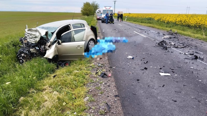 Při nehodě v okrese Šala na Slovensku zemřeli tři lidé.
