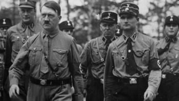 Sebevraždu Rudolfa Hesse obklopují konspirace. Hitlerův zběhlý kumpán vydržel naživu nejdéle