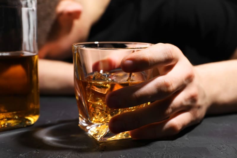 Jak se na těle projevuje přehnaná konzumace alkoholu?
