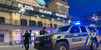 Zásah policie na nádraží v Plzni: Hlídky prověřovaly oznámení o uložení výbušného systému