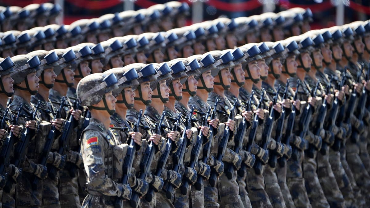 Velká přehlídka čínské armády z roku 2015