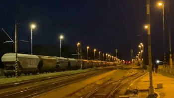 Hrozivý případ na železnici: Chlapce zasáhl proud, našli je zraněné poblíž odstaveného vagónu