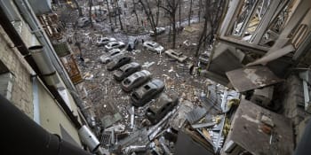 Charkovem zněly zase výbuchy. Jedna ruská raketa málem zasáhla nemocnici, tvrdí starosta