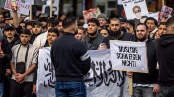 Řešením je chalífát, demonstrovali muslimové v Německu. Chtějí stát z doby kamenné, píší média