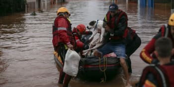 OBRAZEM: Brazílii sužují záplavy. Vodní živel ničí domovy a zabíjí lidi, desítky se pohřešují