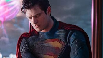 Prohlédněte si Supermanův nový oblek. První fotka ukazuje nástupce Henryho Cavilla
