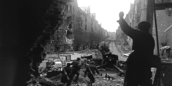 OBRAZEM: Sovětský kolos rozdrtil srdce Třetí říše. Berlín bránila i Hitlerova mládež, marně