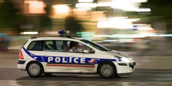 Drama v Paříži: Zadržený muž sebral při výslechu zbraň policistům a dva těžce zranil