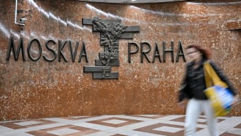 Nová cedule v pražském metru vysvětlí vztah se SSSR. Lepší než dílo odstranit, říká Pospíšil