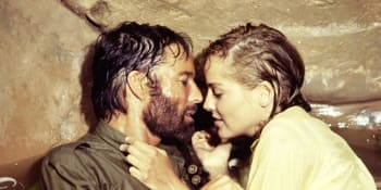 Herec Richard Chamberlain ve snímku Doly krále Šalamouna